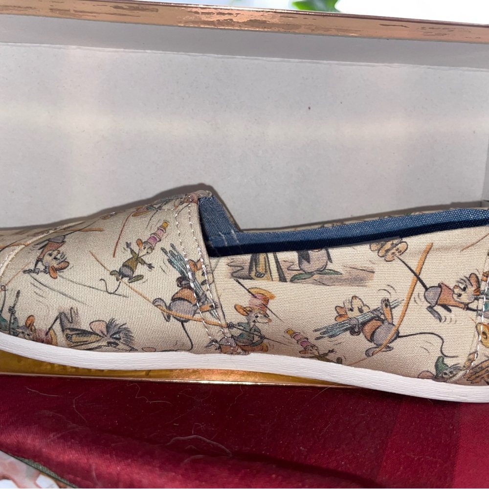 Disney's Cinderella Toms Shoes - Picture 2 of 5